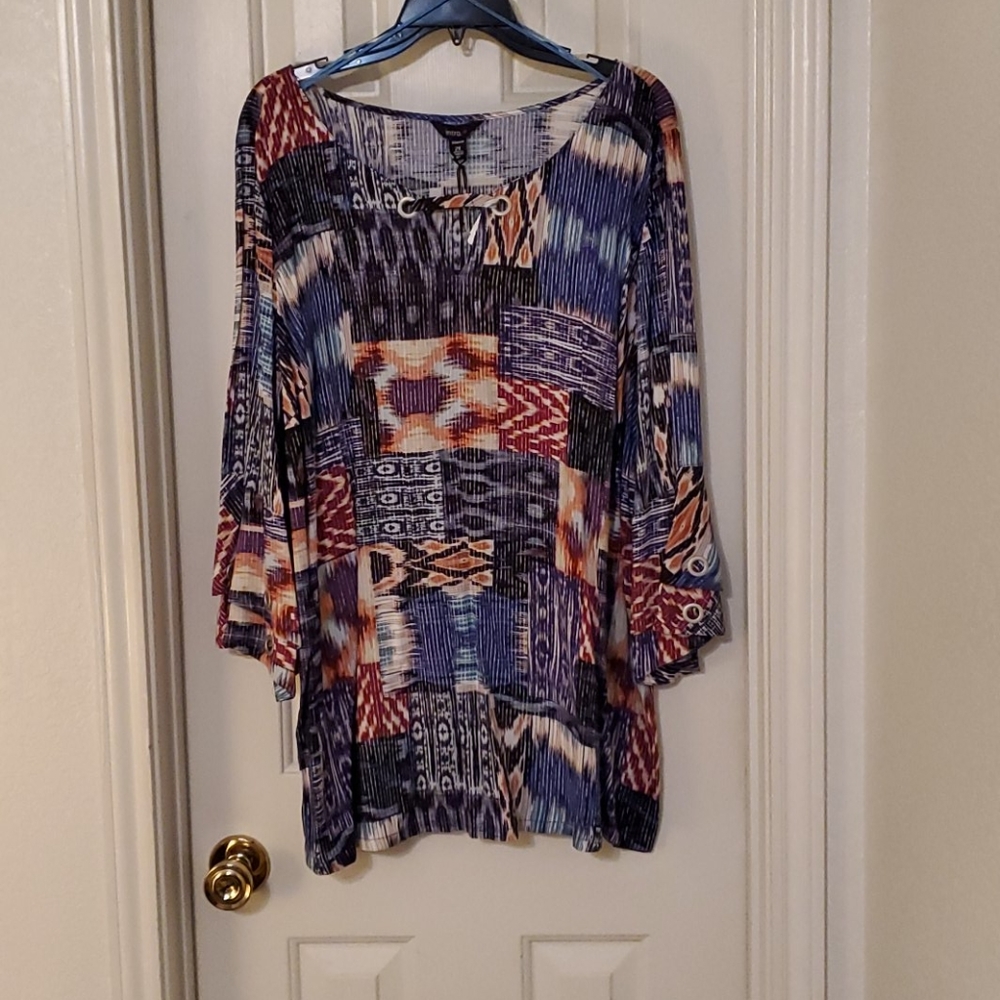NWT Women's Intro Top